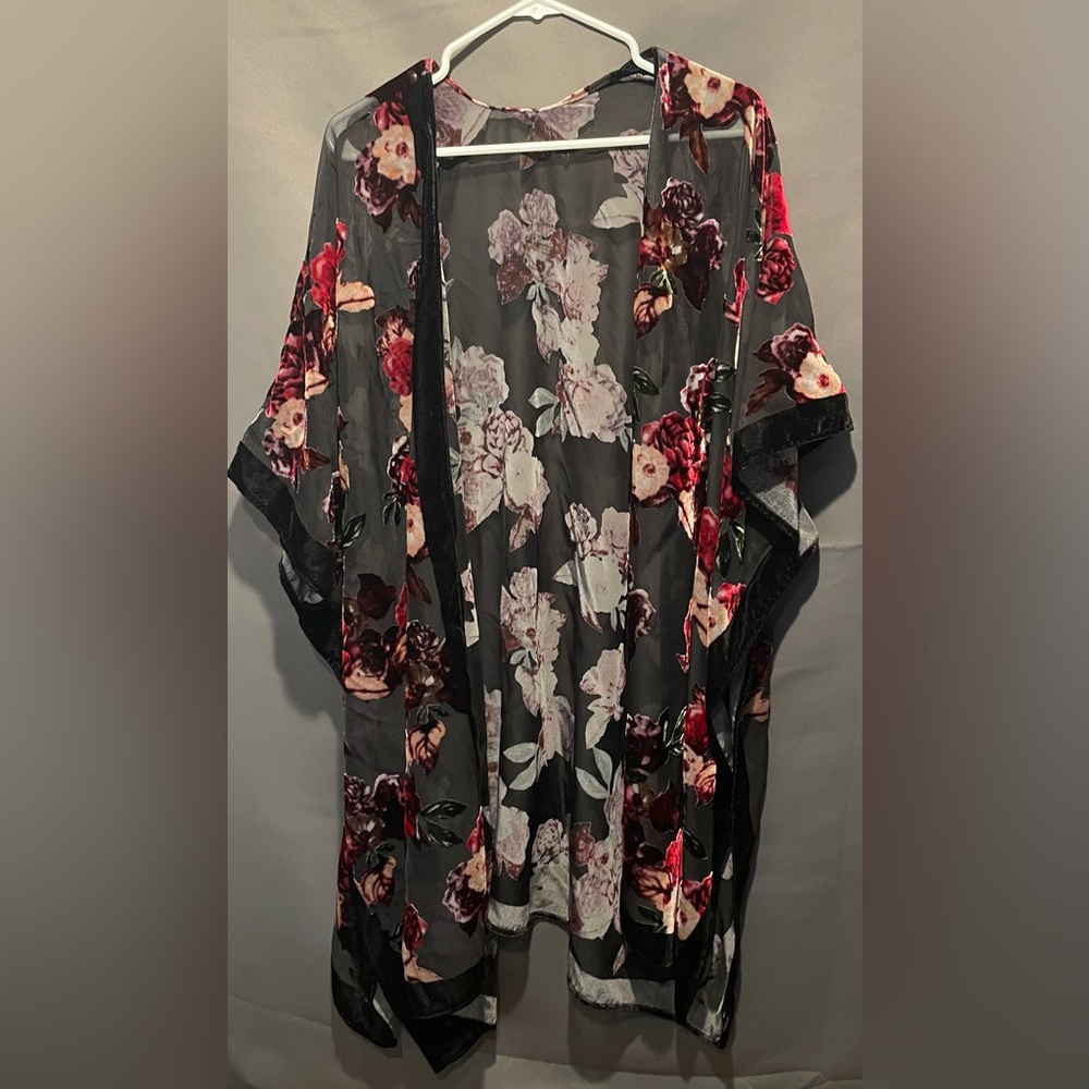 4/$25 bundle deal- Floral Sheer/Velvet Kimono